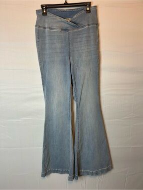 We The Free Women’s 31 Criss Cross Waist Pull On Flare Jeans Light Wash Boho 52